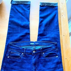 Straight-leg, stretchy, raw hem jeans.